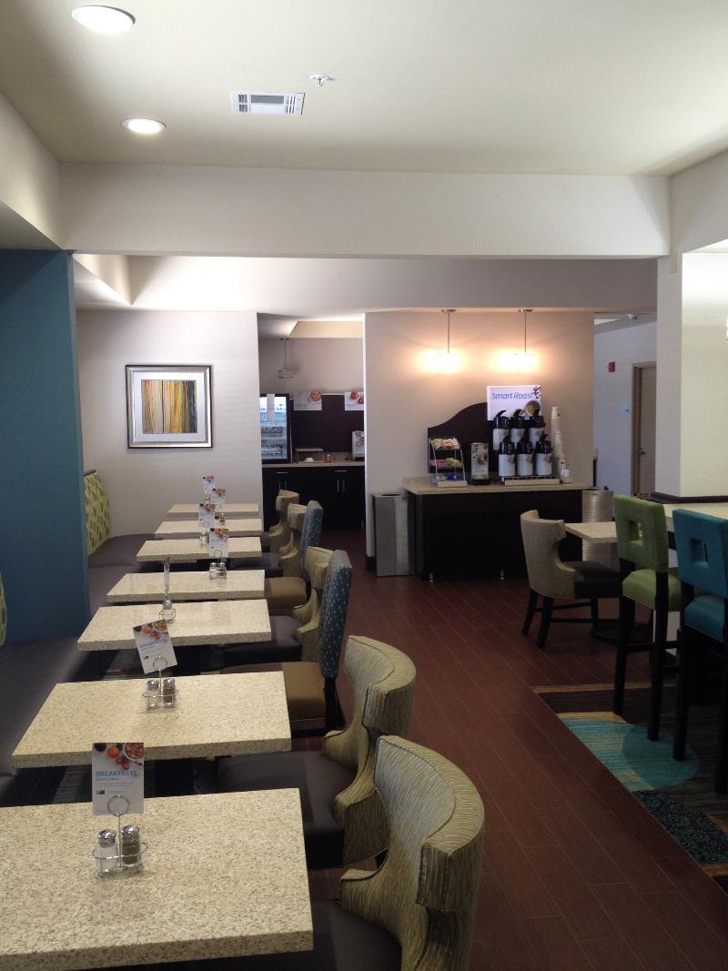 Holiday Inn Express Montgomery East I-85 By Ihg Ngoại thất bức ảnh